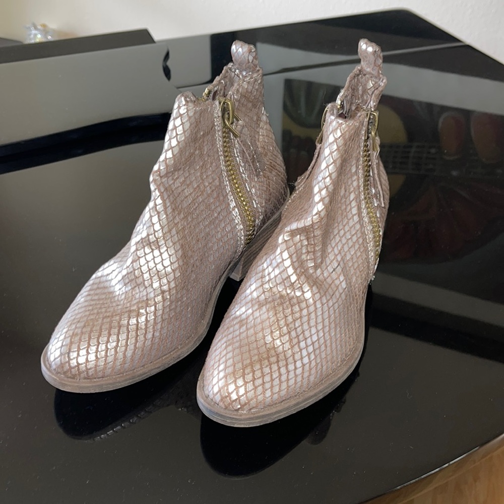 Boots by Very G, Bootie, 7M, Faux Snake